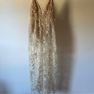 L’Atiste Floral Lace Sheer Maxi Dress Size Medium NWT